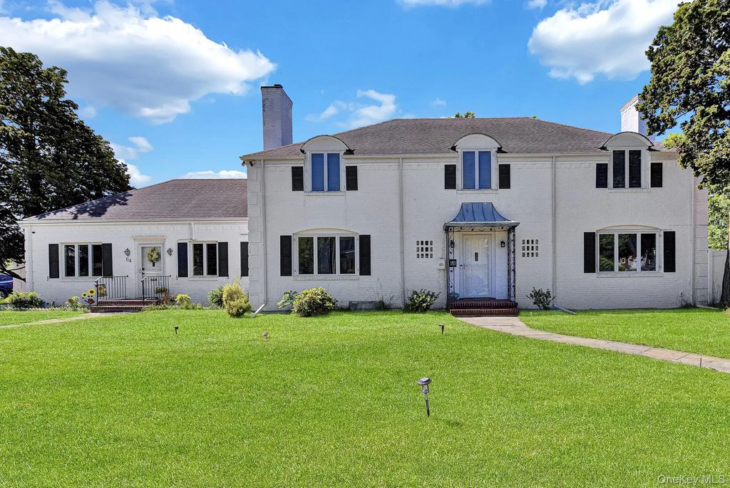 64 E Roe Boulevard, Patchogue