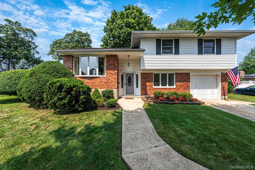 6 Keswick Drive, East Islip
