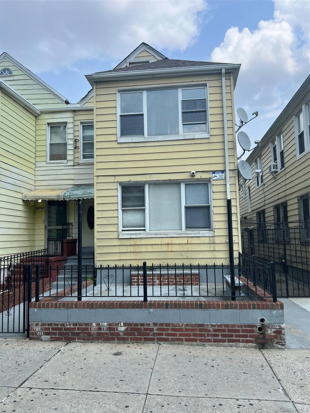 37-55 93rd Street, Jackson Heights
