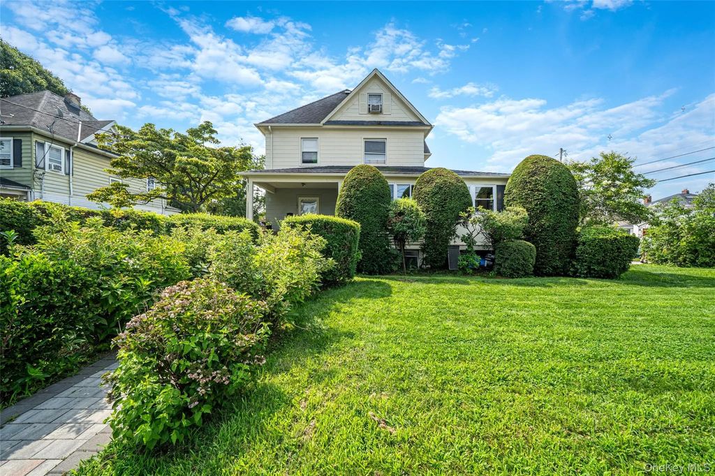 107 Whaley Street, Freeport