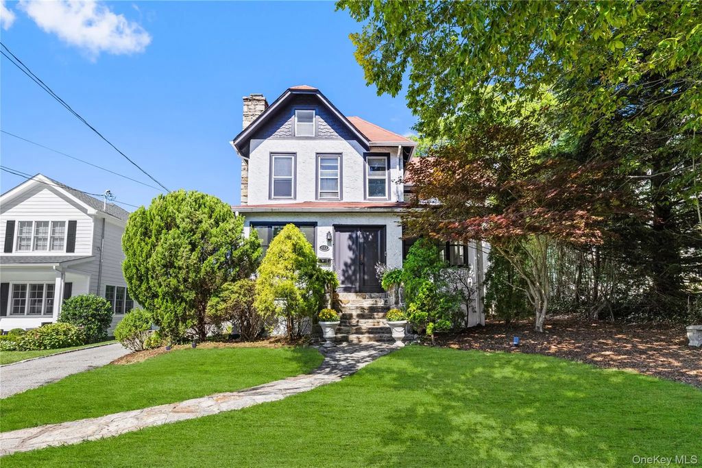 113 Brambach Road, Scarsdale