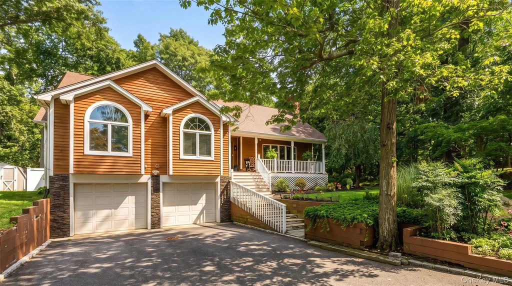 70 Beach Road, Wading River