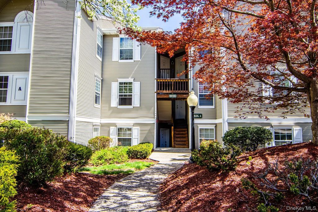 1009 Washington Green, New Windsor