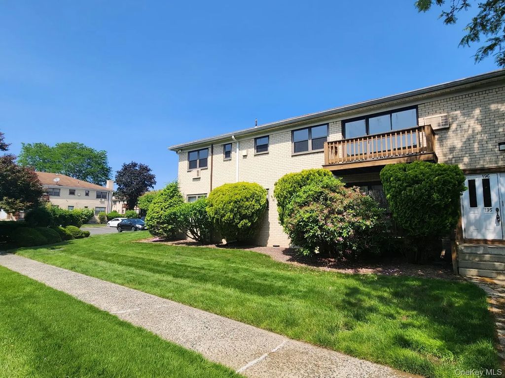 196 Sneden Place # 196, Spring Valley