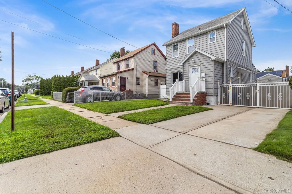 129 Lawson Street, Hempstead