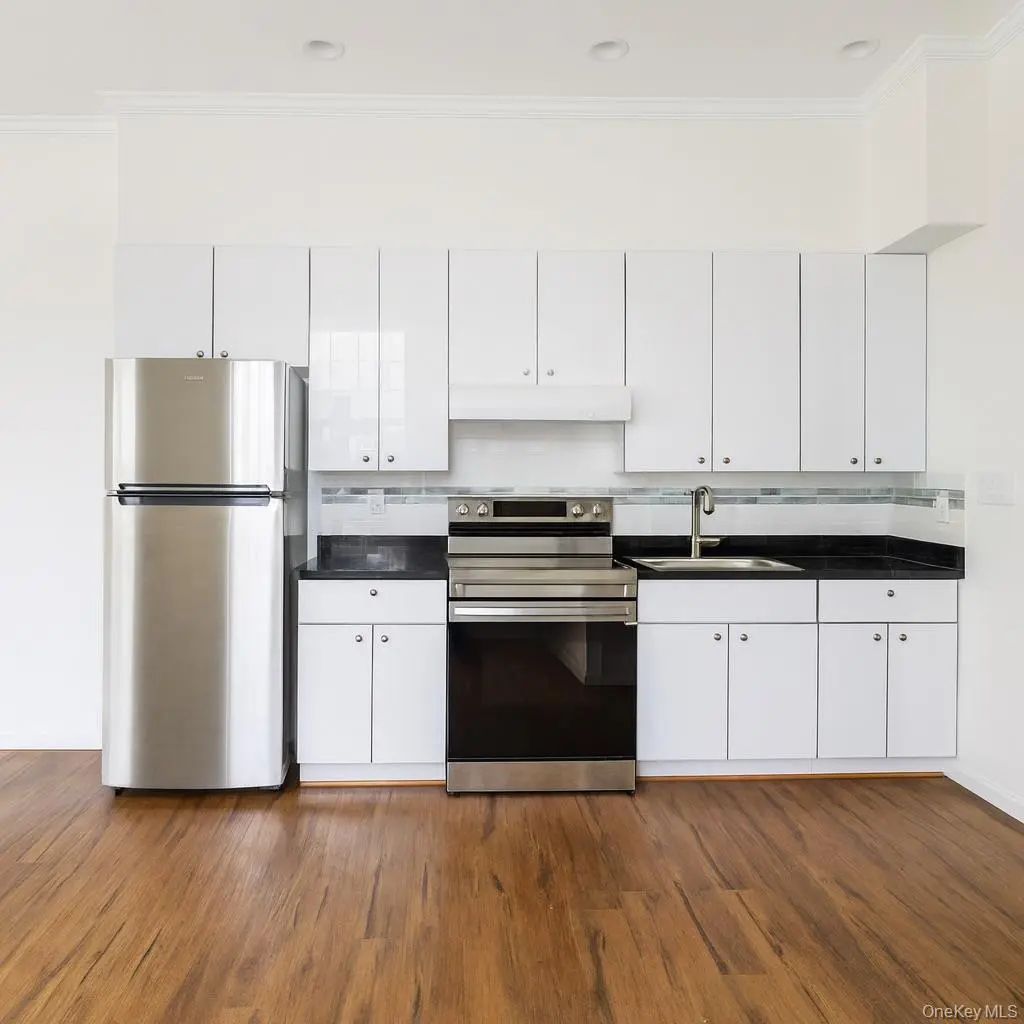 422 Broadway # 5, Monticello