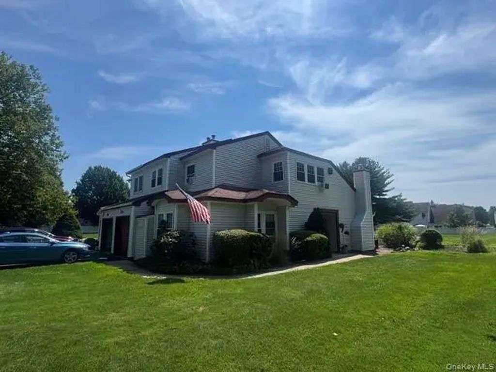 14 Potomac Court # 14, Coram