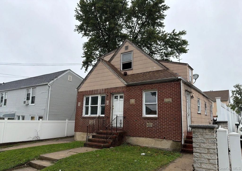 119-11 194th Street, Saint Albans