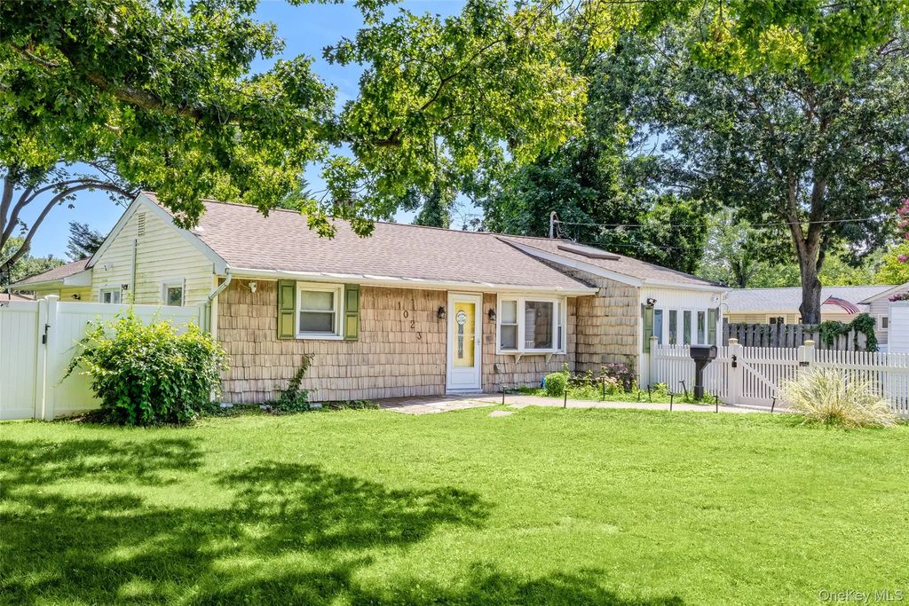 1023 Udall Road, Bay Shore