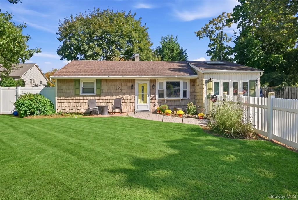 1023 Udall Road, Bay Shore