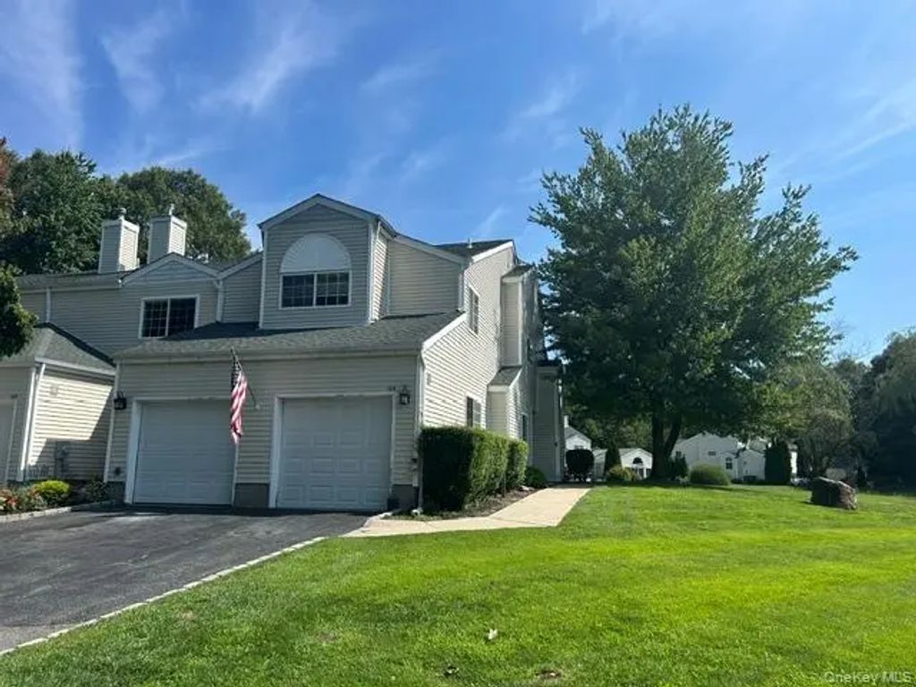 104 Owls Nest Court, Manorville