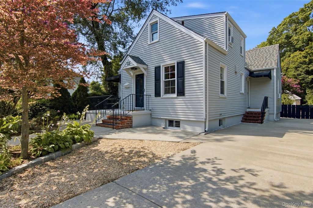 32 Franklin Avenue, Sea Cliff