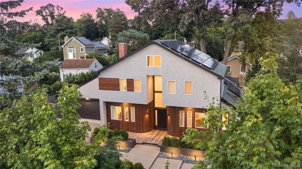 3 Maple Street, Glenwood Landing