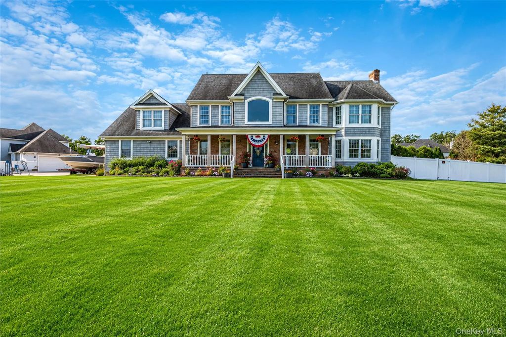 143 Meadow Path, Wading River