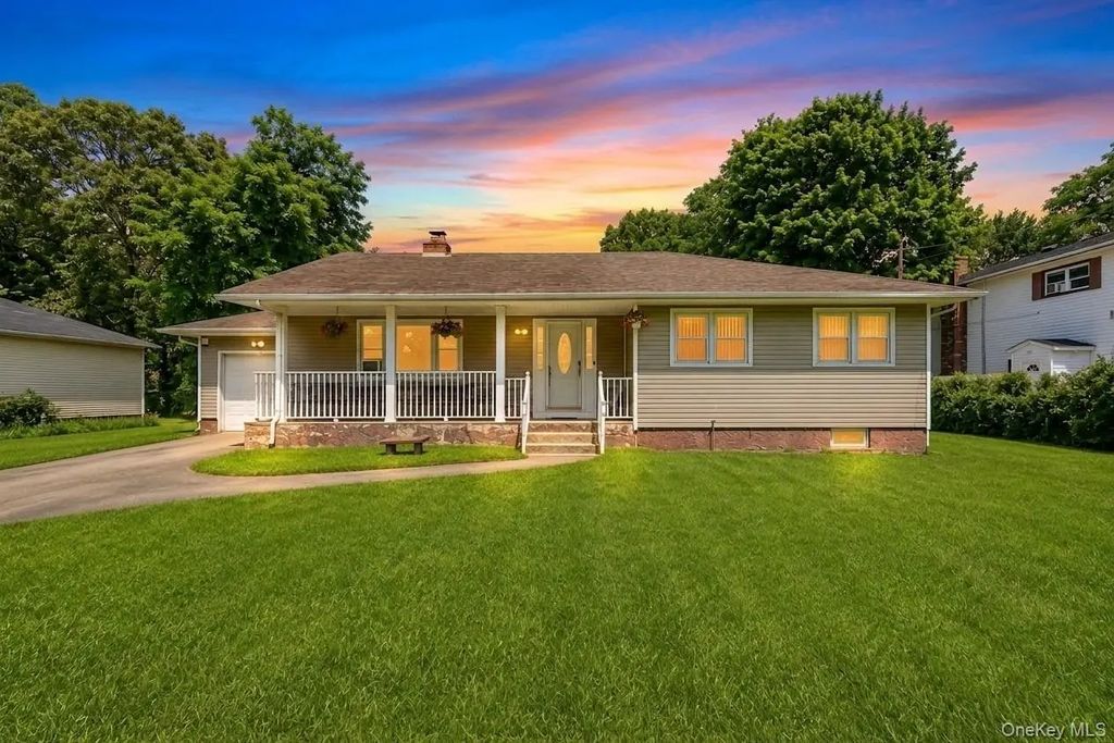 617 Granny Road, Middle Island