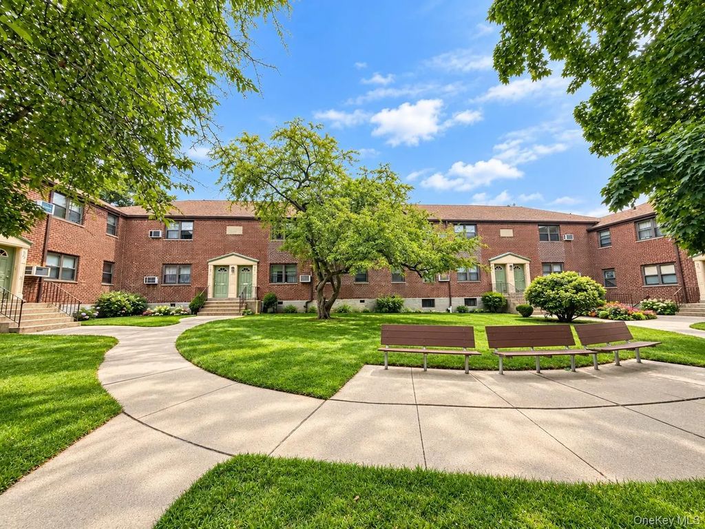 57-48 246th Crescent # C8, Little Neck