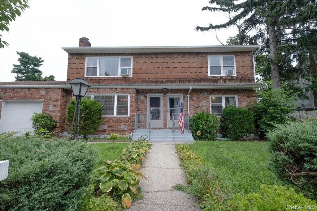 59 Lake Shore Drive, Ronkonkoma