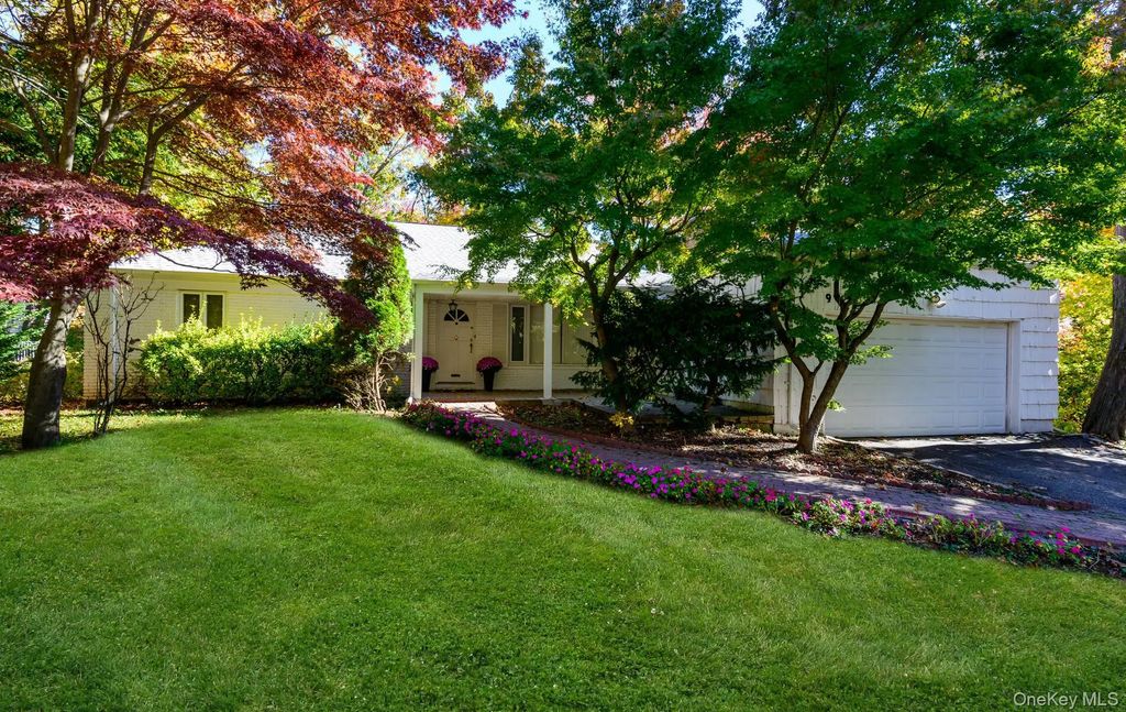 9 Wimbleton Lane, Great Neck