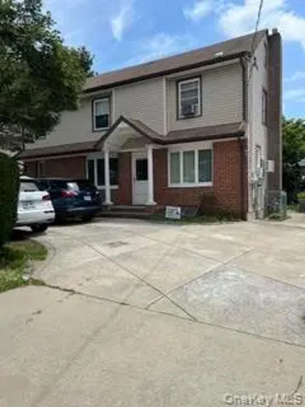 216 Broadway, Greenlawn