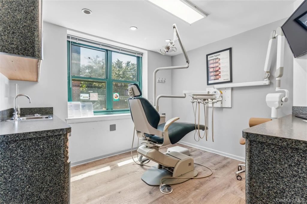 210 Atlantic Avenue Aa3, Lynbrook