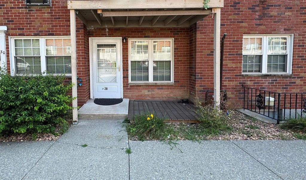 8 Colonial Road # 28, Beacon