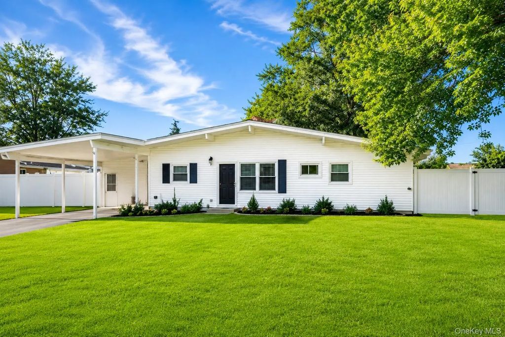 25 Beverly Street, Islip