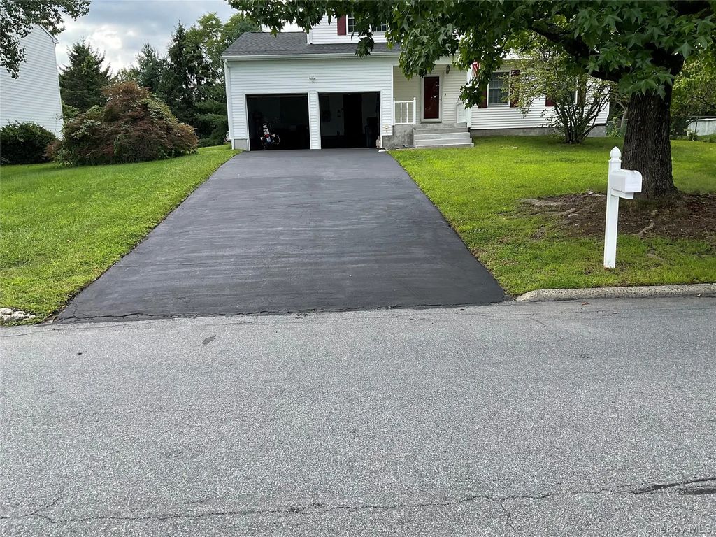 207 Butter Hill Drive, New Windsor