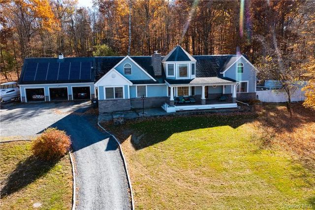 256 Ridge Road, Campbell Hall