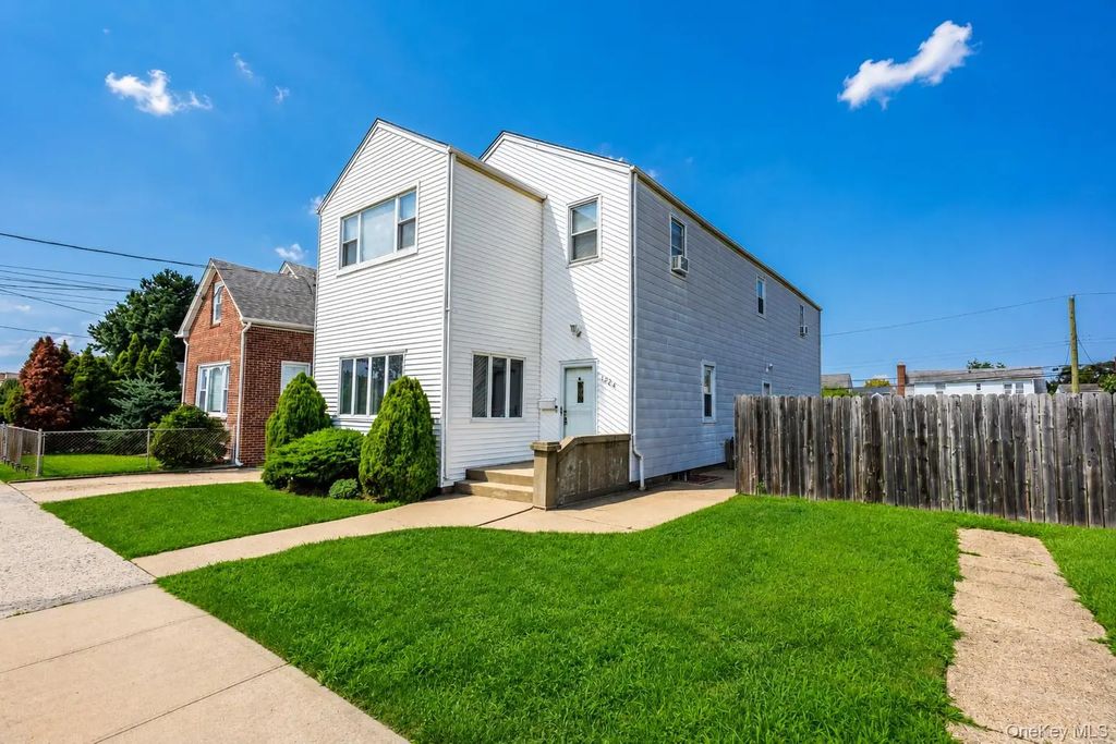 1024 First Avenue, Franklin Square