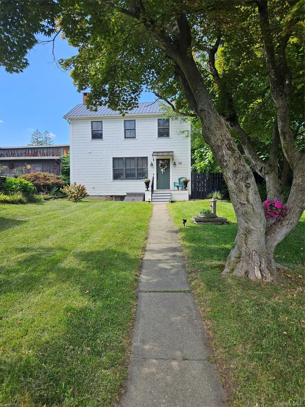 16 N Washington Street, Athens