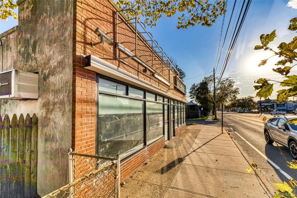 153-155 Woodbury Road, Hicksville