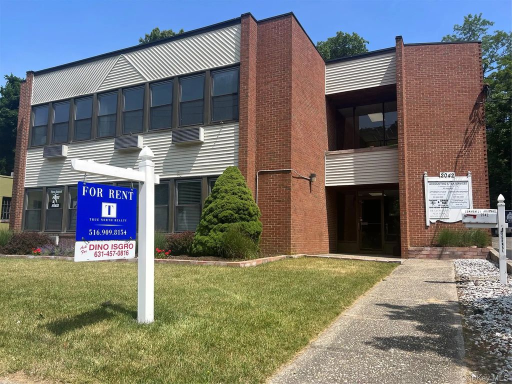 2042 N. Country Rd. # 204, Wading River