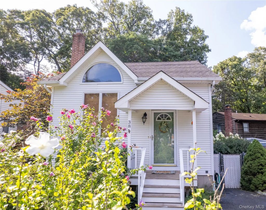 38 Montauk Road, Sound Beach