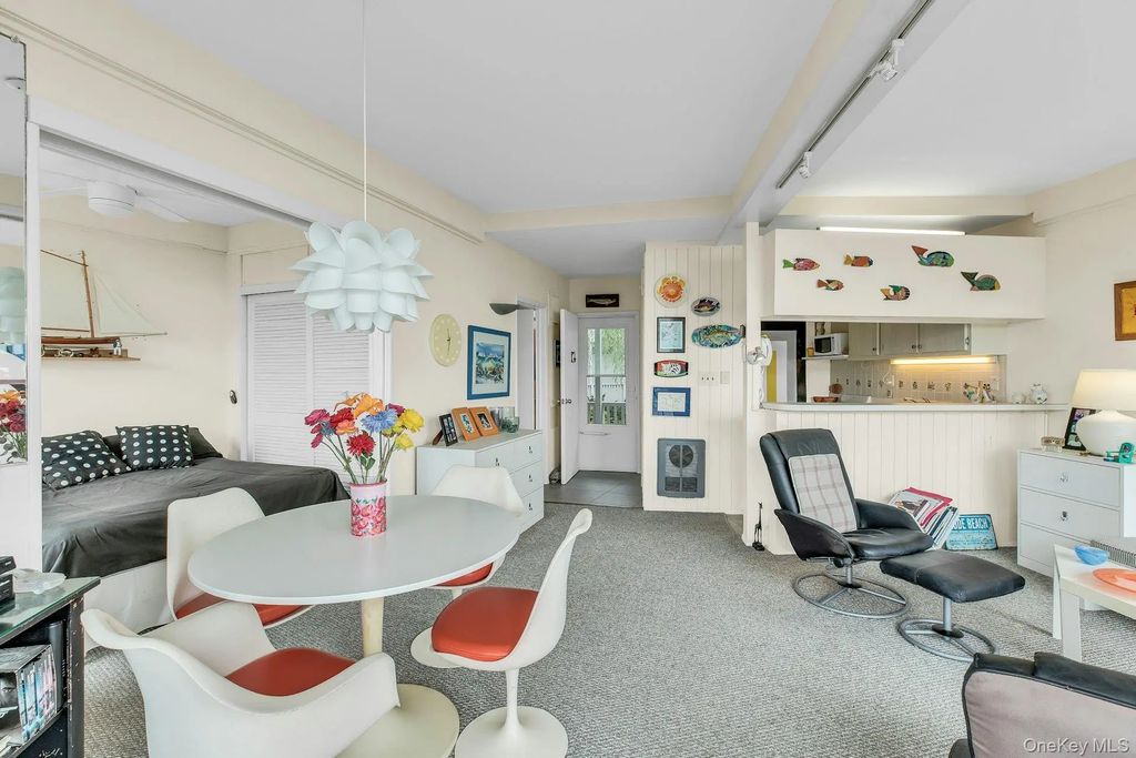 101 Dune Road # C-8, East Quogue