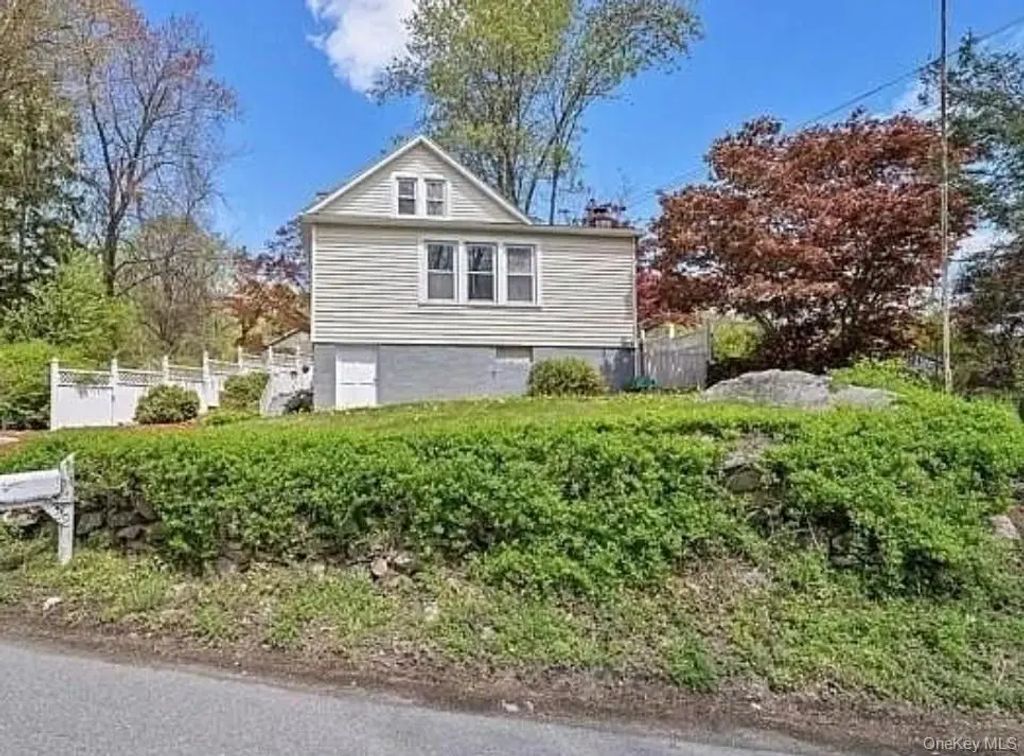 222 N Terry Hill Road, Carmel