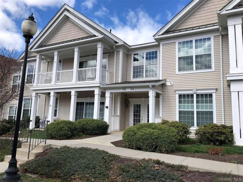 614 Saratoga Lane, Fishkill