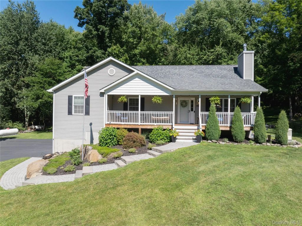 64 Guinea Hill Road, New Hampton