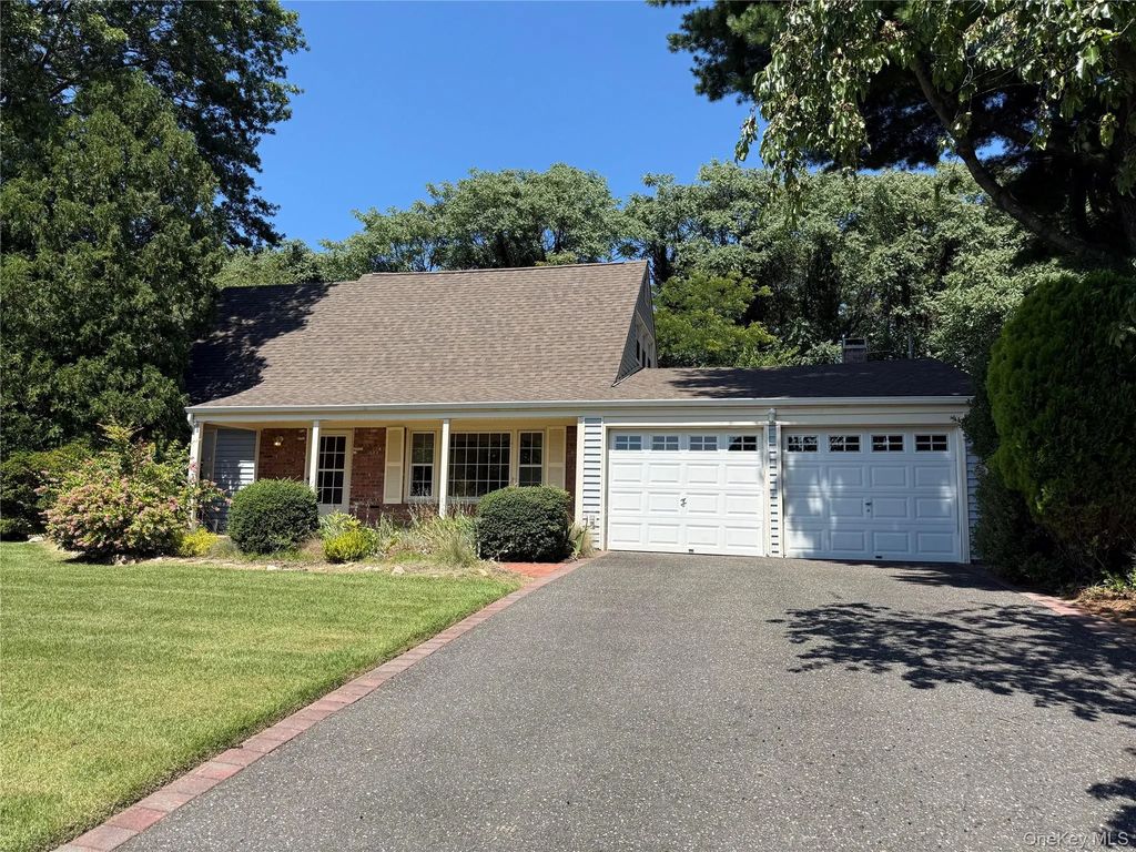 51 Hastings Drive, Stony Brook