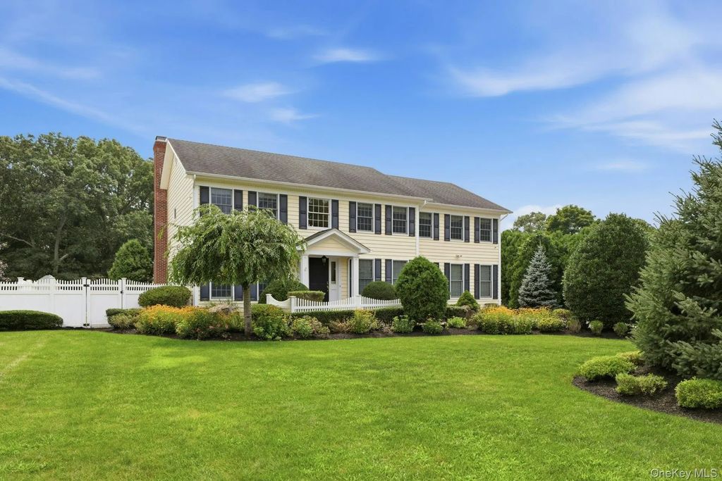 28 Spruce Street, Selden