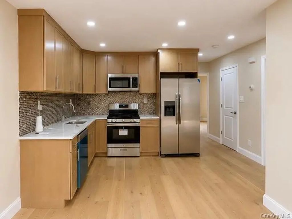 73-05 Cook Avenue, Middle Village