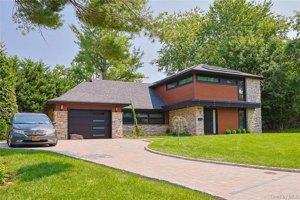 5 Market Lane, Great Neck