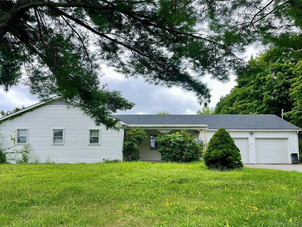 370 Greeves Road, New Hampton