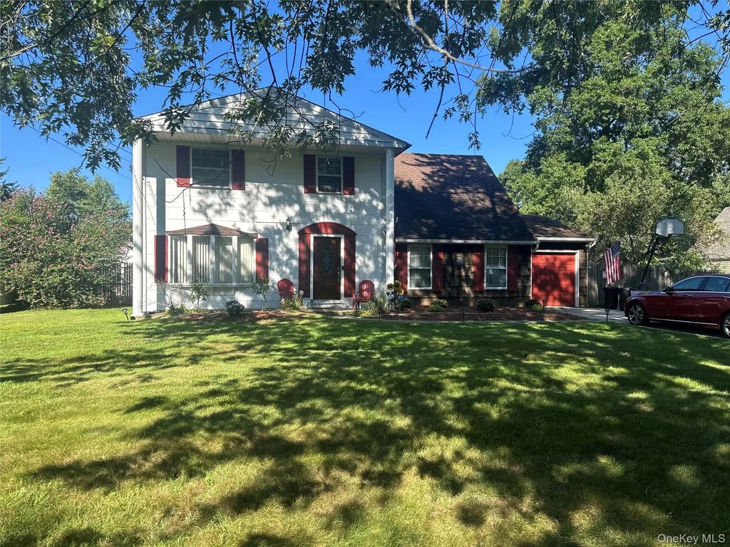 82 Chestnut Street, Mount Sinai