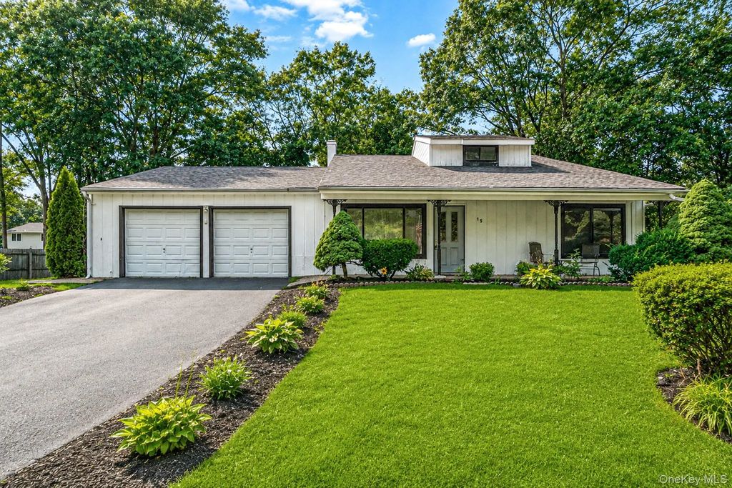 151 Sequoia Drive, Coram