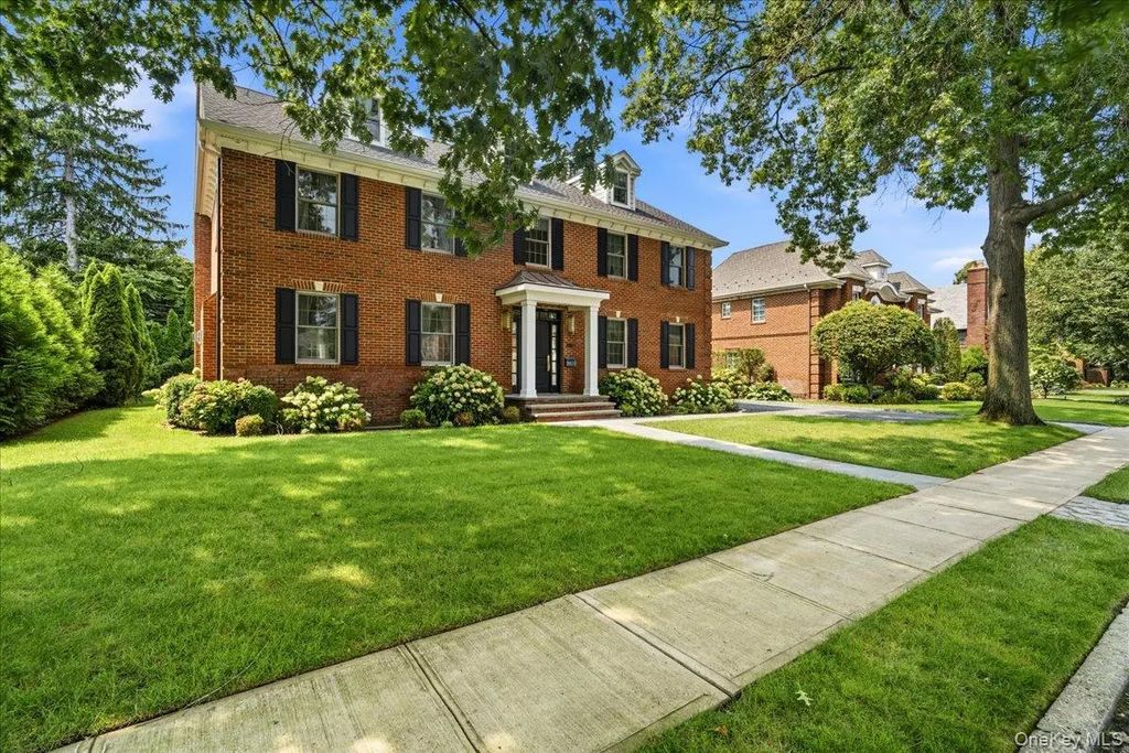 198 Kensington Road, Garden City