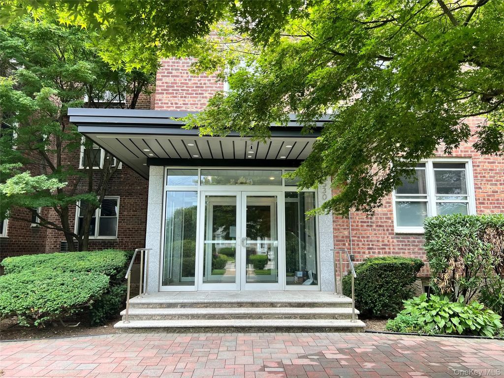 530 Dubois Avenue 6a, Valley Stream