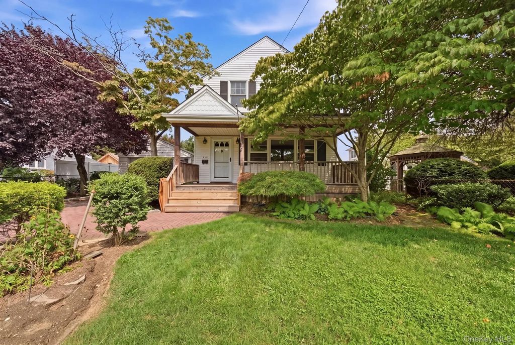 496 Windsor Place, Oceanside