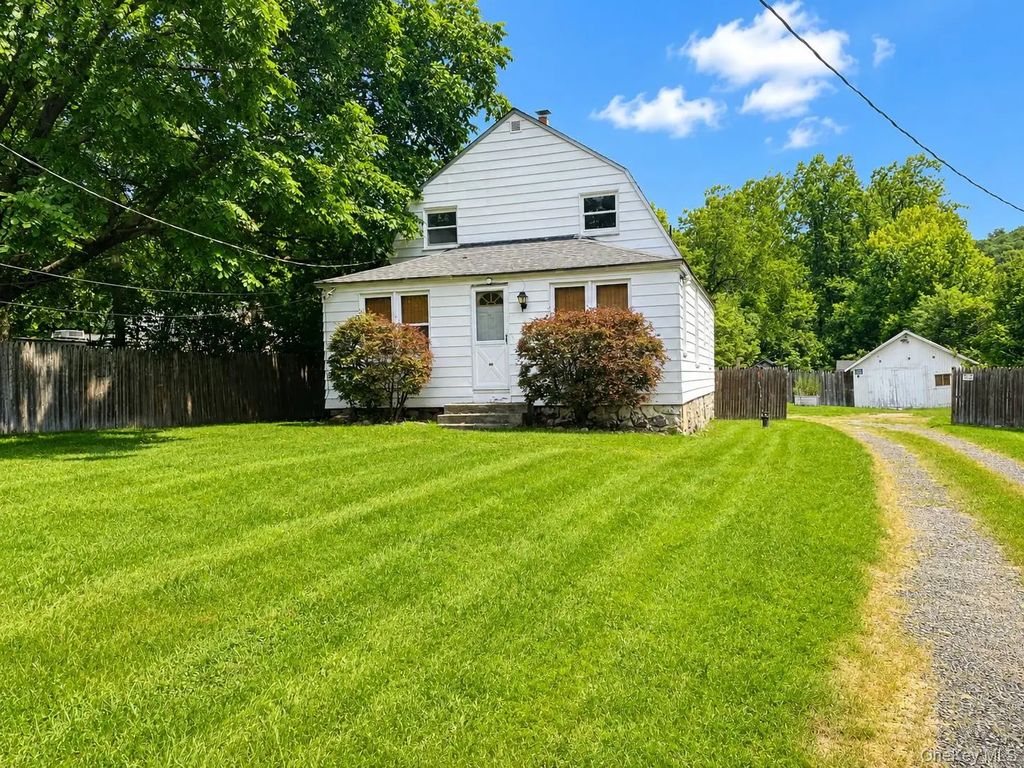 421 Call Hollow Road, Stony Point