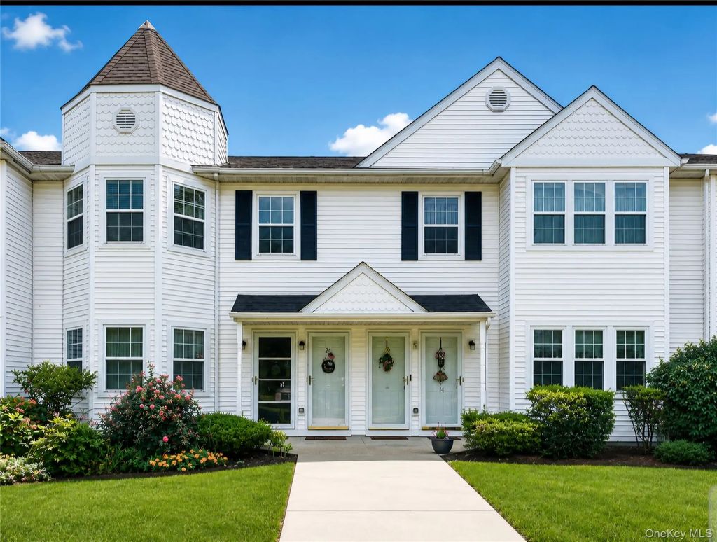 25 Victorian Lane, Medford