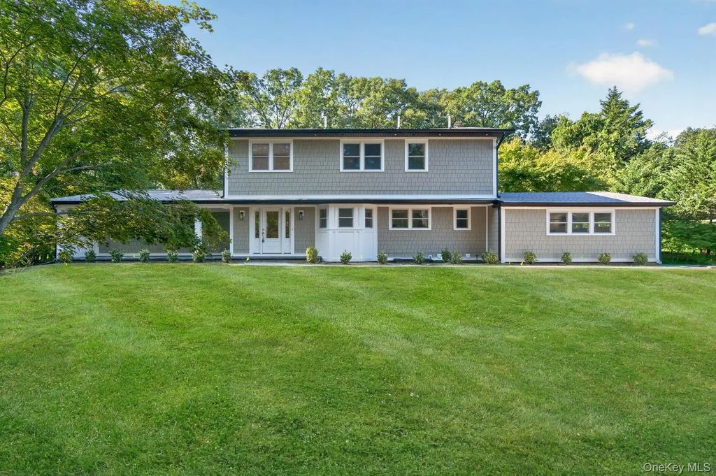 5 Truesdale Court, Northport